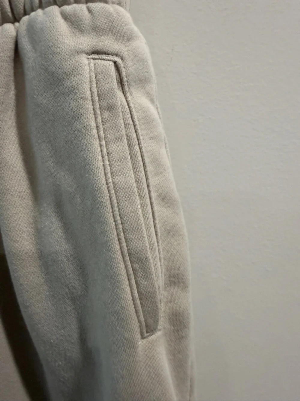 GAP Moonstone Oatmeal Matching Sweatsuit Set Crewneck & Joggers Size Medium EUC - Picture 7 of 9